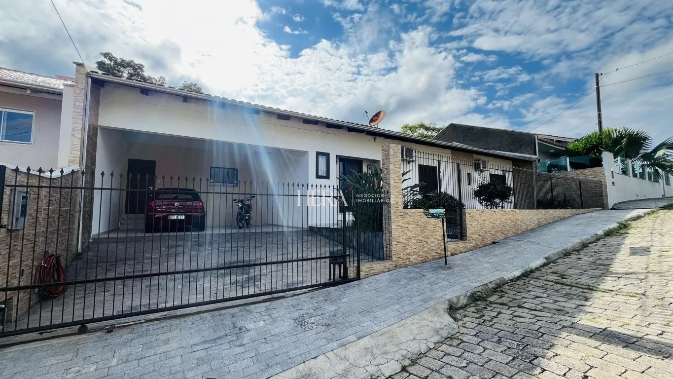 Casa · à venda · 4 quartos · 177m² · Água Verde, Blumenau