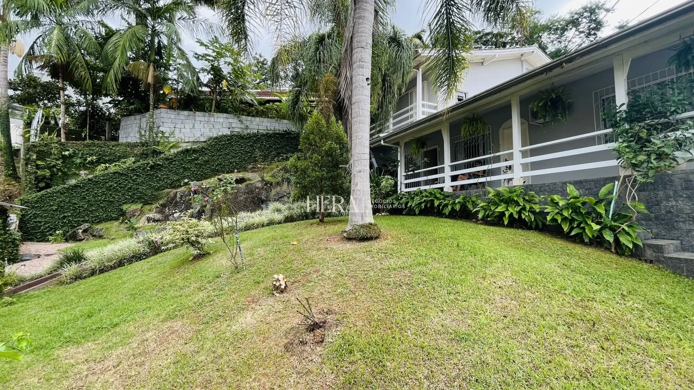 Casa semimobiliado 03 dormitórios sendo 02 suítes no bairro Escola Agrícola em Blumenau! — foto 2