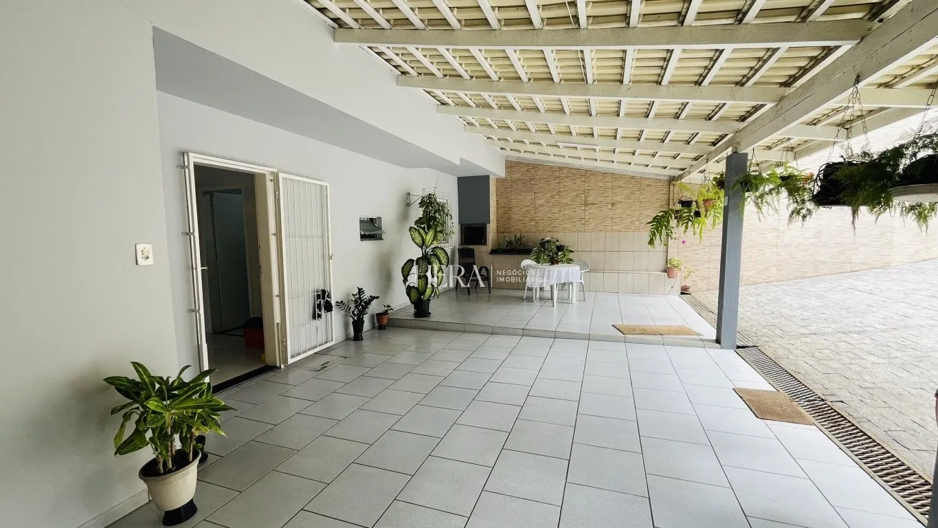 Casa semimobiliado 03 dormitórios sendo 02 suítes no bairro Escola Agrícola em Blumenau! — foto 7