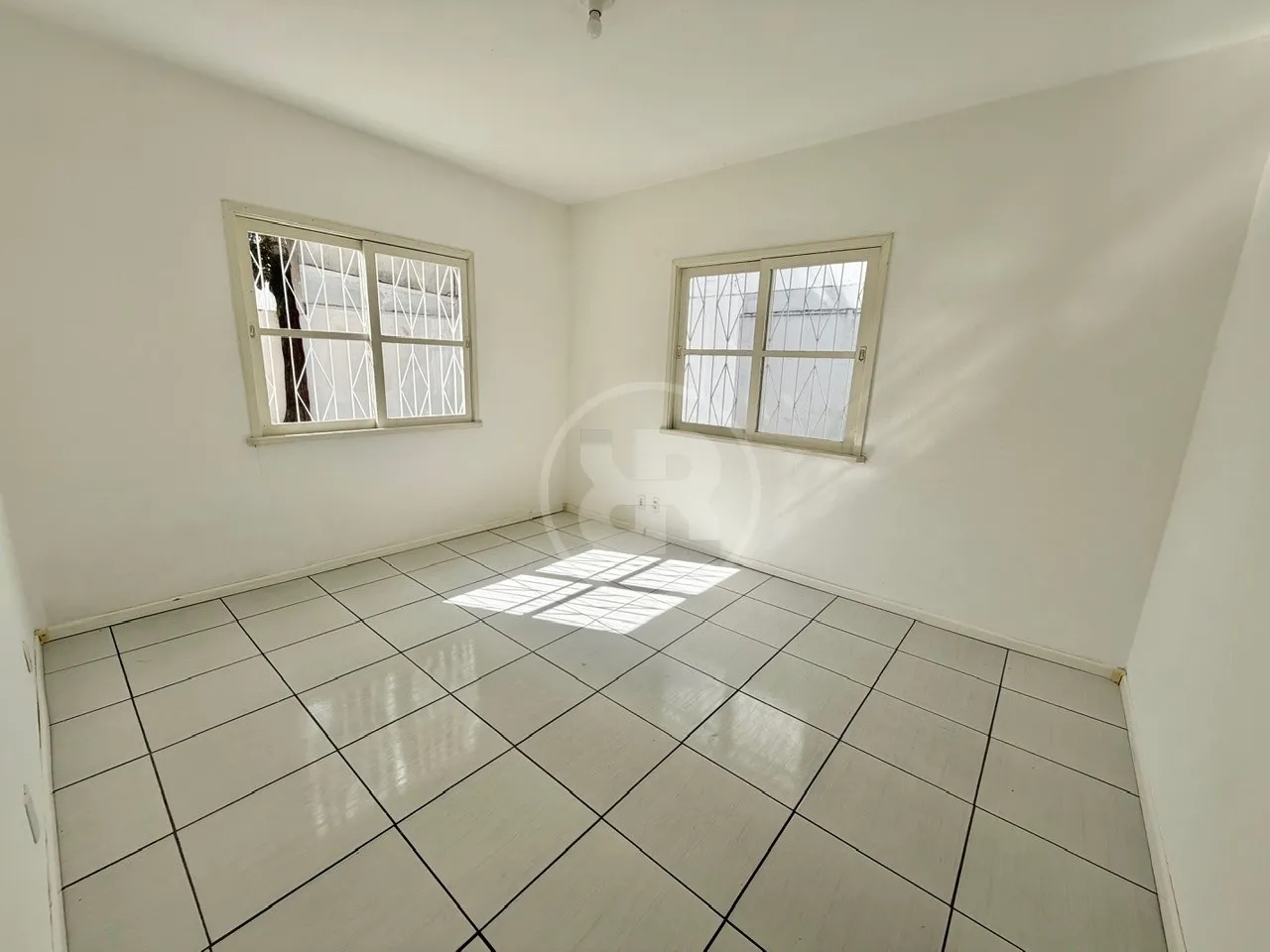 Casa Comercial com 165m no Centro de Blumenau com Vitrine, Estacionamento e Churrasqueira para Alugar — foto 4