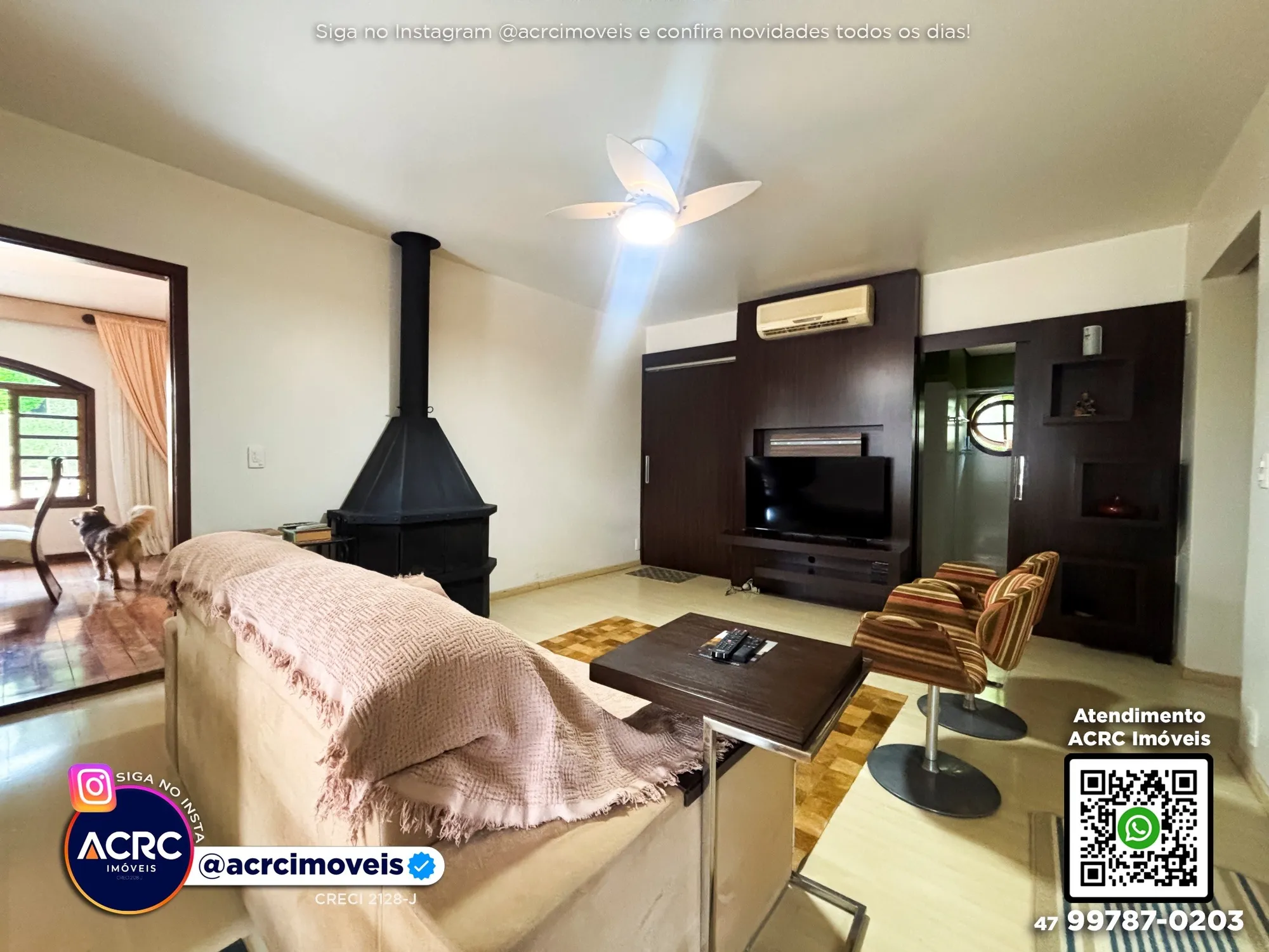 ACRC Imóveis - CA03737 - Casa com edícula e piscina a Venda no Bairro Velha em Blumenau. — foto 4