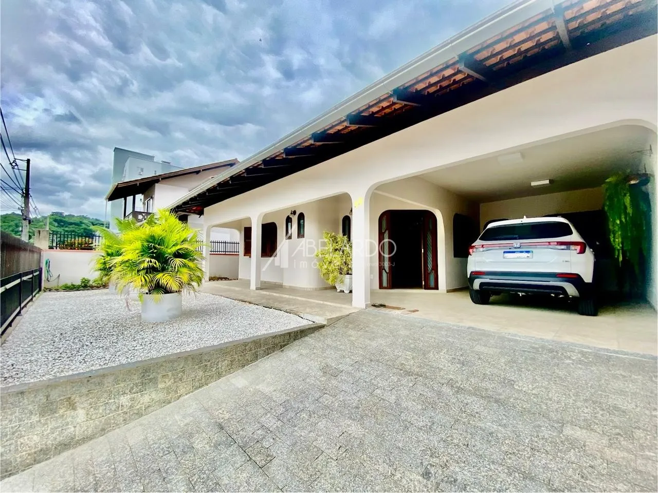 CASA PARA LOCAÇÃO NO BAIRRO ÁGUA VERDE, EM BLUMENAU - foto 1