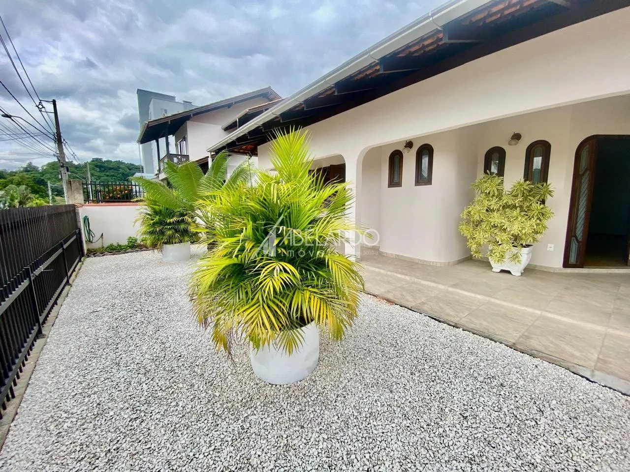 CASA PARA LOCAÇÃO NO BAIRRO ÁGUA VERDE, EM BLUMENAU — foto 2