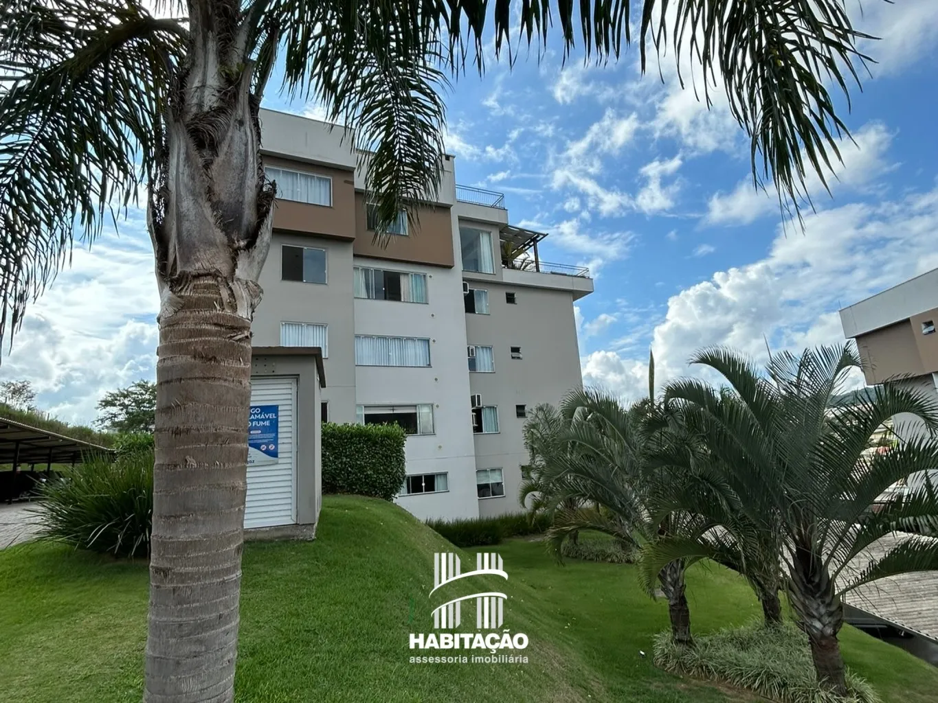 Apartamento semimobiliado com 2 dormitórios (1 suíte) | Bairro Fortaleza - foto 1