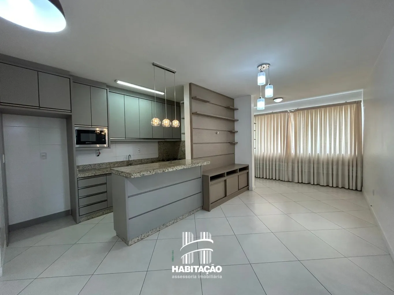 Apartamento semimobiliado com 2 dormitórios (1 suíte) | Bairro Fortaleza — foto 2