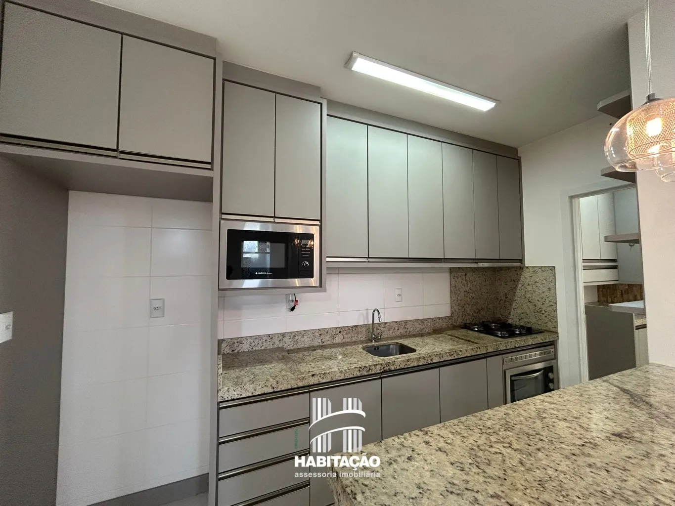Apartamento semimobiliado com 2 dormitórios (1 suíte) | Bairro Fortaleza — foto 3