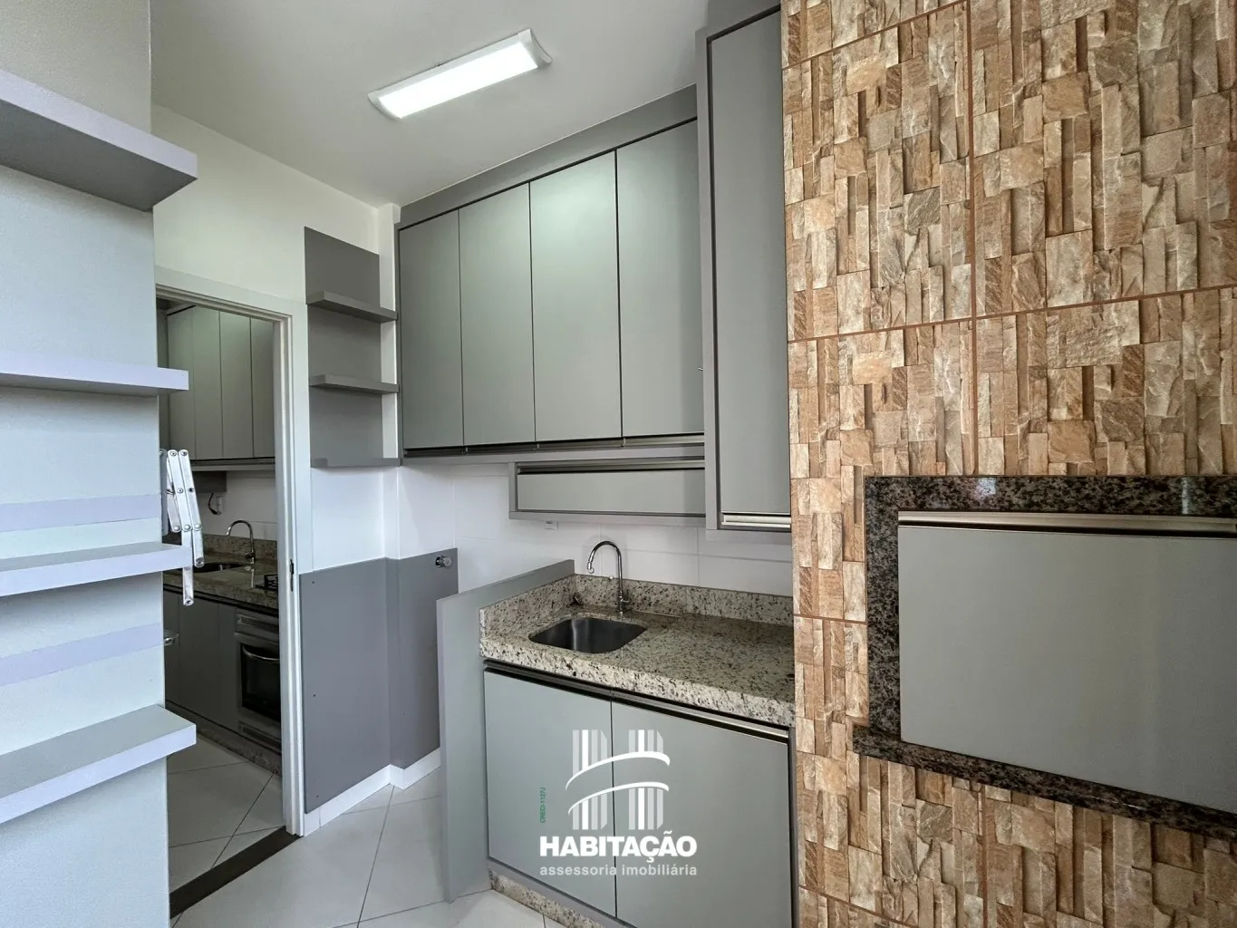 Apartamento semimobiliado com 2 dormitórios (1 suíte) | Bairro Fortaleza — foto 4