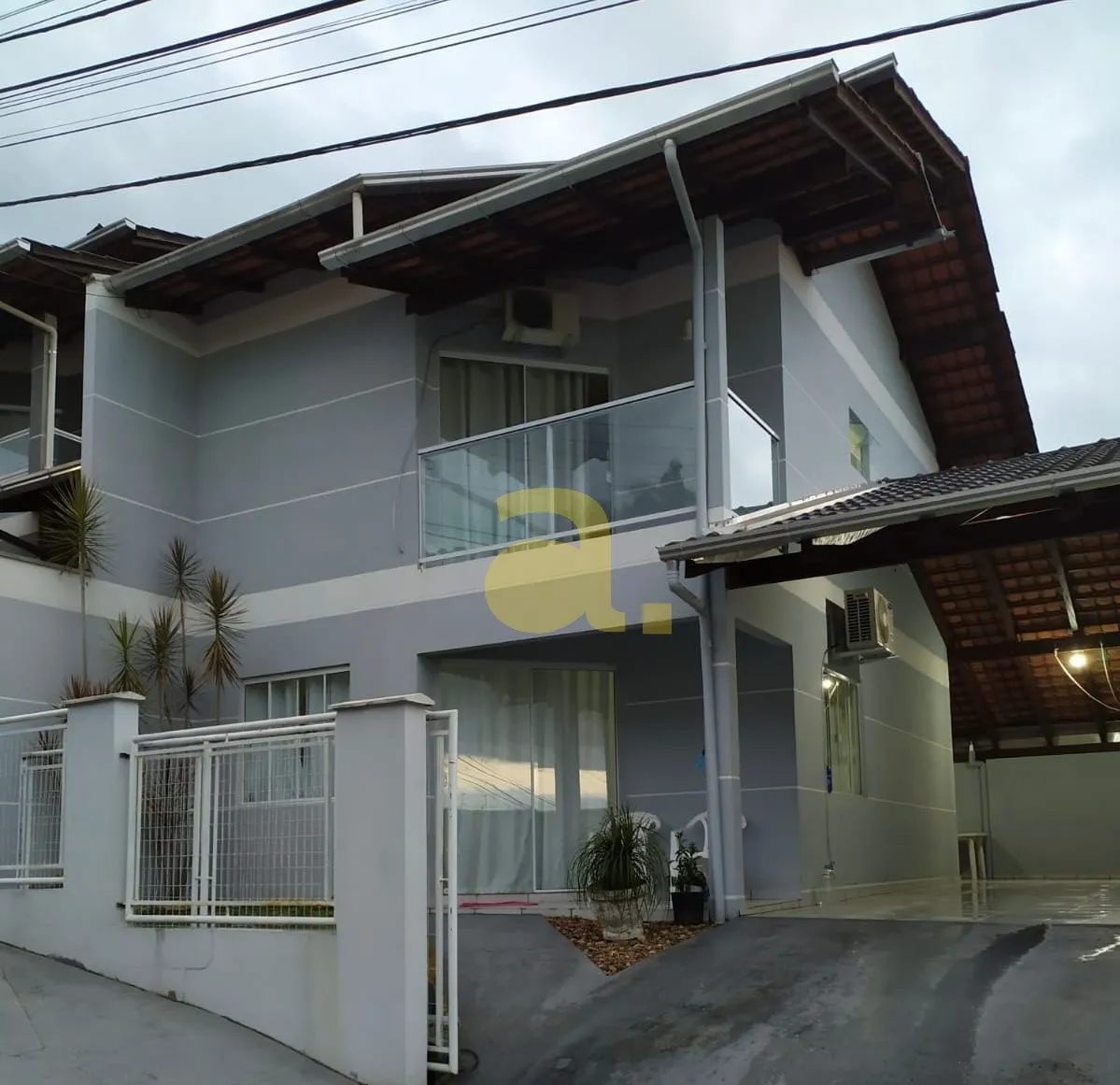 CASA SEMIMOBILIADA DE 2 SUÍTES PRÓXIMO A VILA GERMÃINICA - foto 1