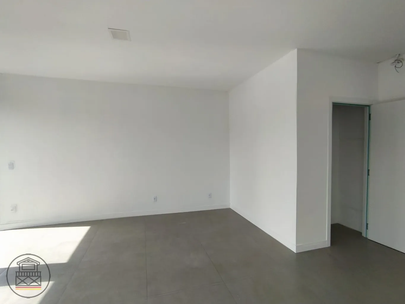 Empreendimento Comercial de Alto Padrão em Fase de Construção, Anexo ao Posto Peruzzo. — foto 3