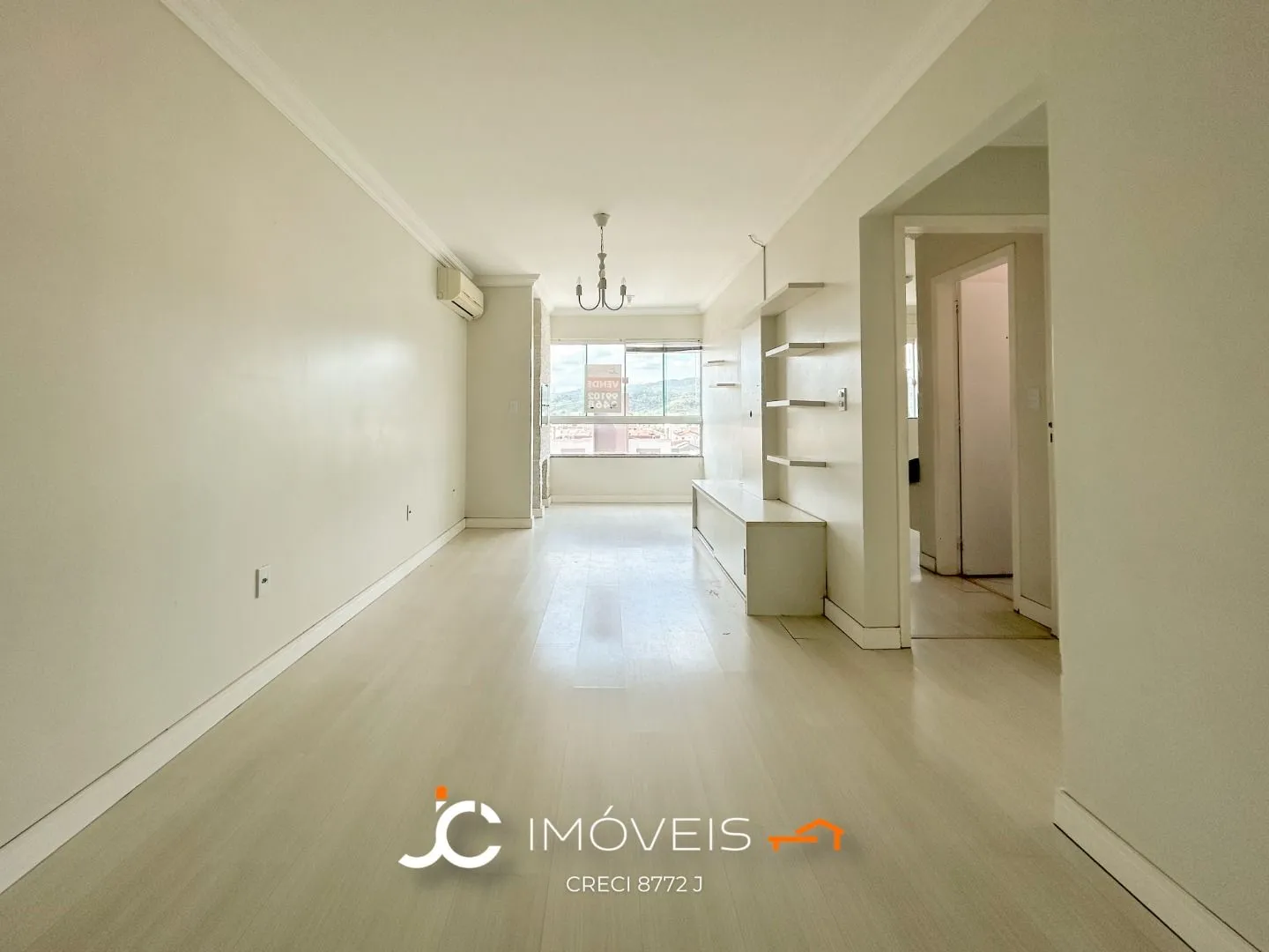 Apartamento dois dormitórios sendo uma suite - duas vagas cobertas mais box - Bela Vista — foto 3