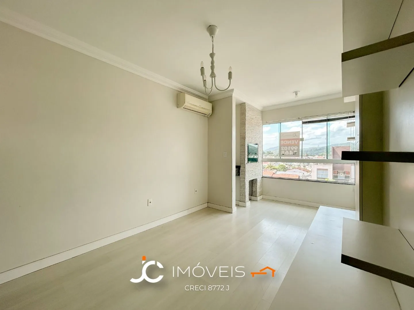 Apartamento dois dormitórios sendo uma suite - duas vagas cobertas mais box - Bela Vista — foto 4