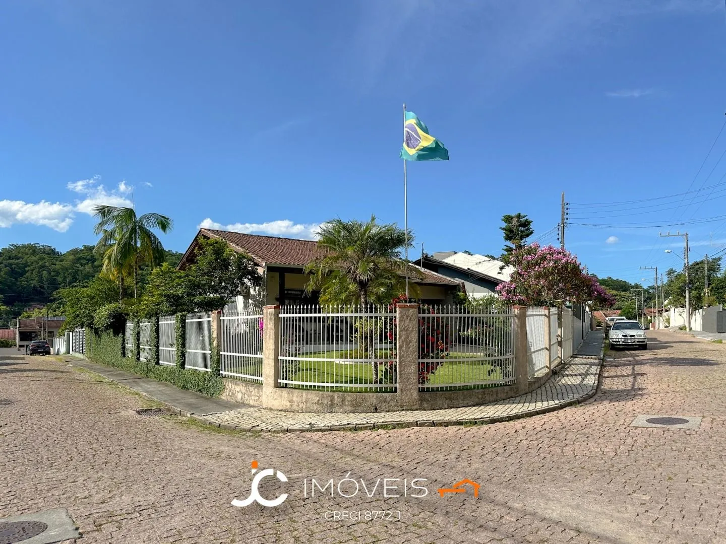 Casa 4 Dormitorios sendo uma suite - Velha - foto 1