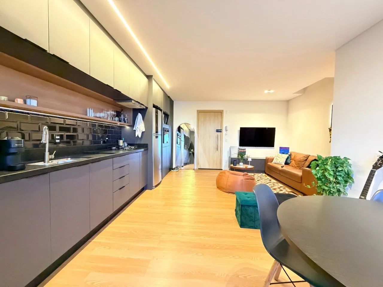 Apartamento com 1 suíte e 1 quarto à venda no bairro América em Joinville-SC por R$620.000,00. — foto 4