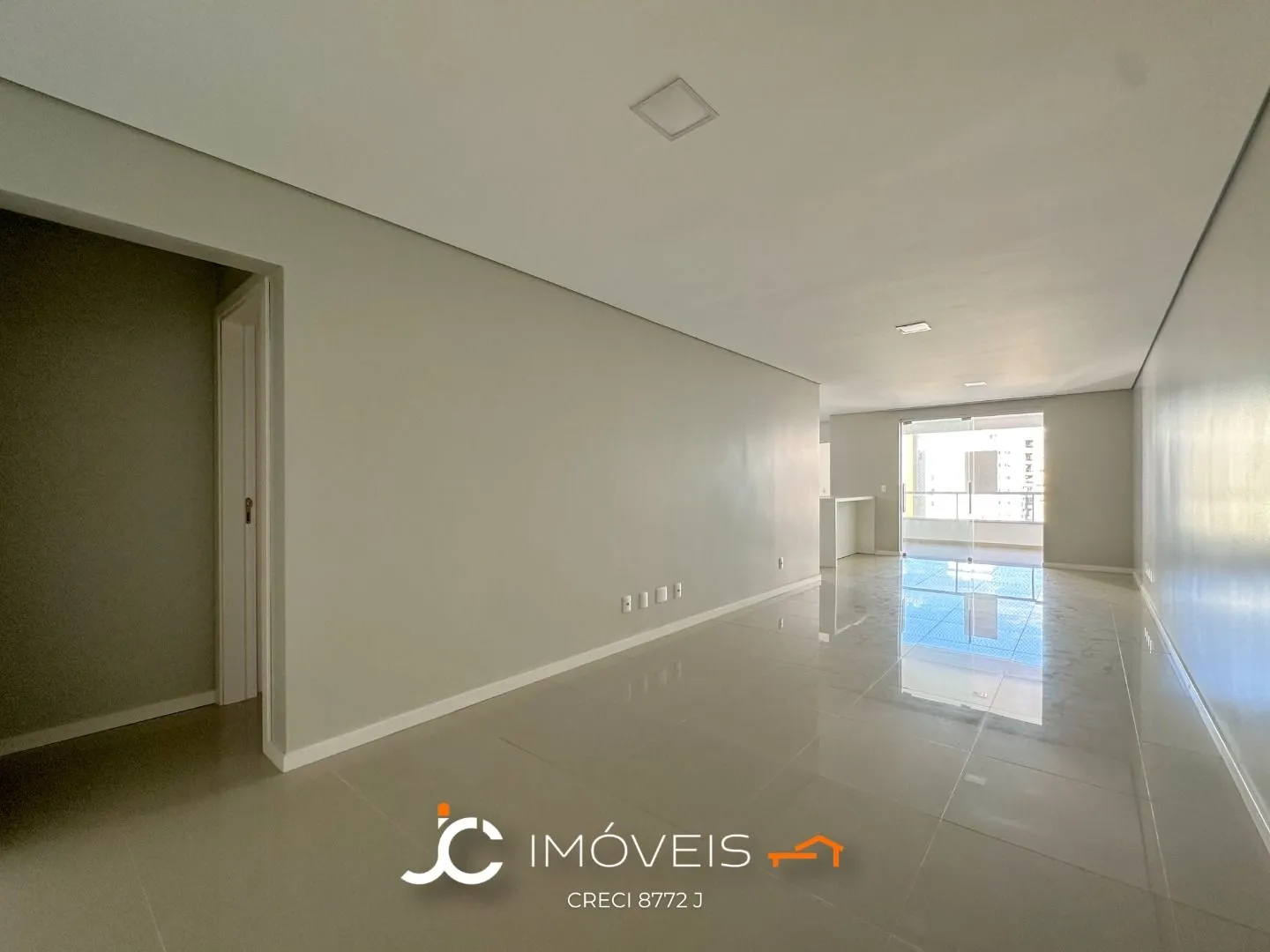 Apartamento alto padrão 3 Dormitórios todas suítes e 3 Vagas cobertas - Jardim Blumenau — foto 5