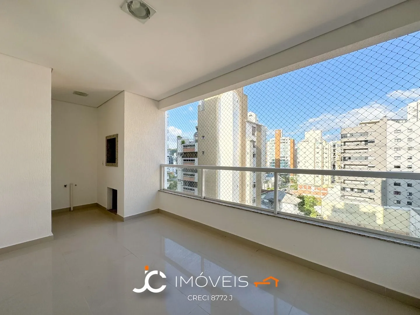 Apartamento alto padrão 3 Dormitórios todas suítes e 3 Vagas cobertas - Jardim Blumenau — foto 2