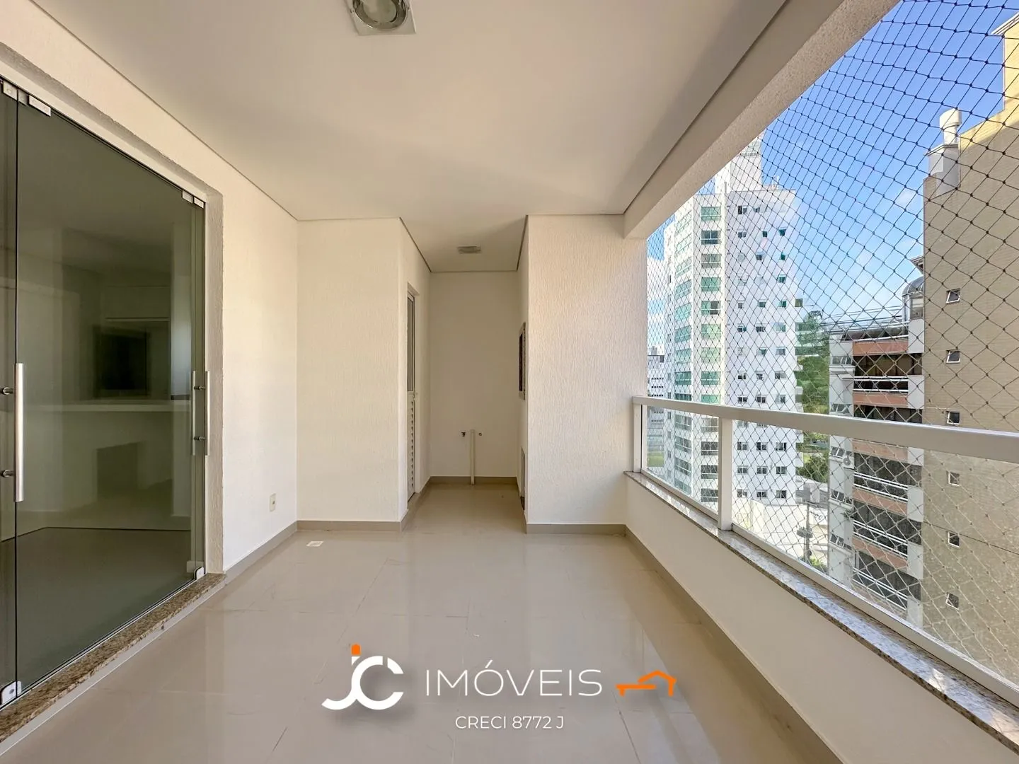 Apartamento alto padrão 3 Dormitórios todas suítes e 3 Vagas cobertas - Jardim Blumenau — foto 4