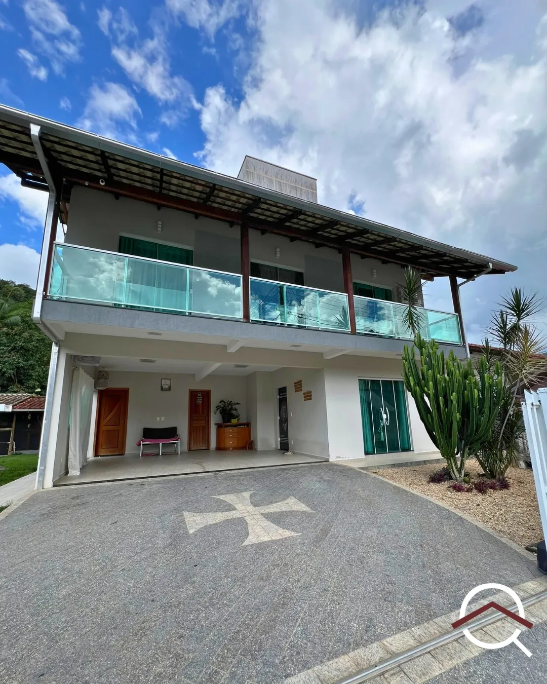 Maravilhosa casa mobiliada, decorada e climatizada, com amplo jardim. - foto 1