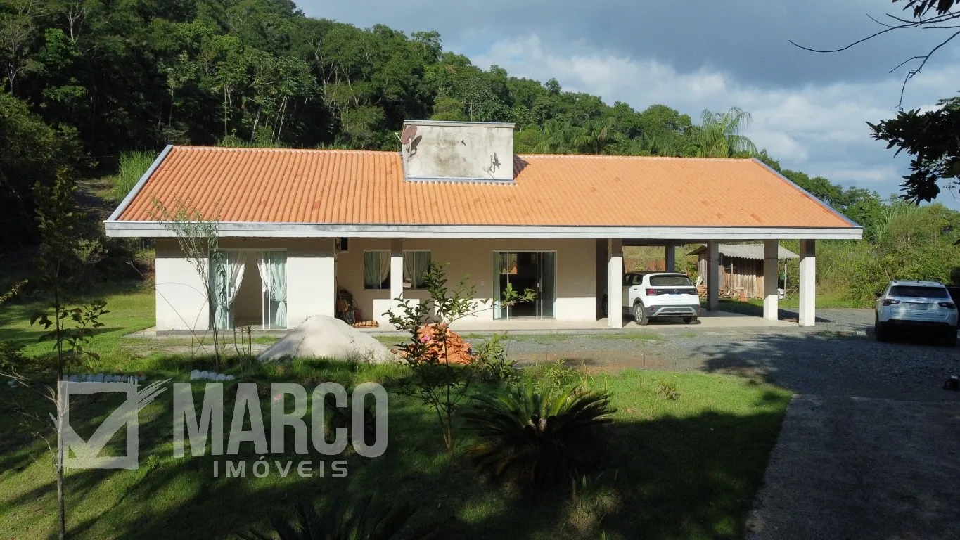 Refúgio em Pomerode: Amplo Sítio com Casa, Lago e Cabana no Ribeirão Luebke - foto 1