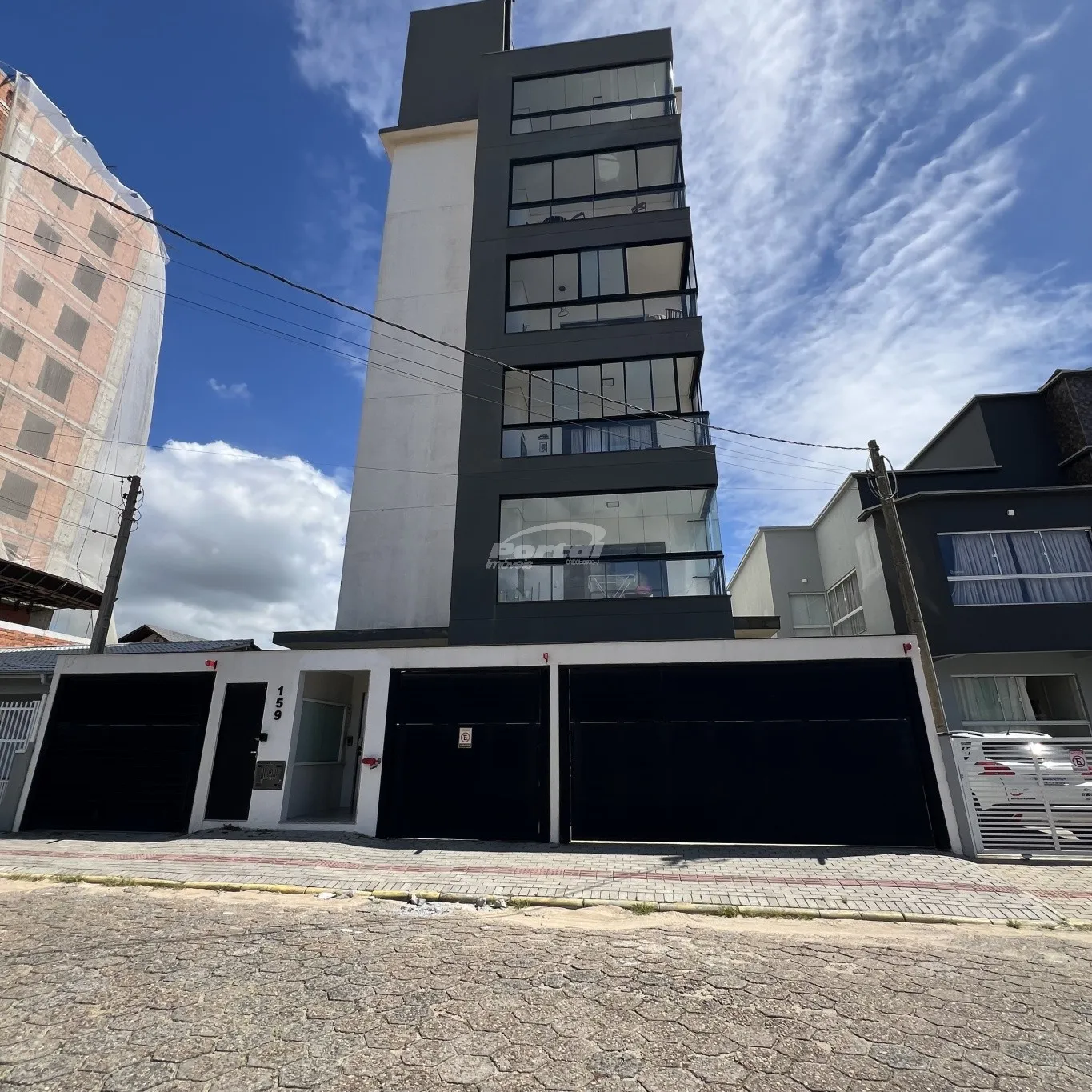 Cobertura à Venda pronta para morar modalidade porteira fechada no bairro Tabuleiro em Barra Velha SC, a apenas 70 metros do Mar. - foto 1