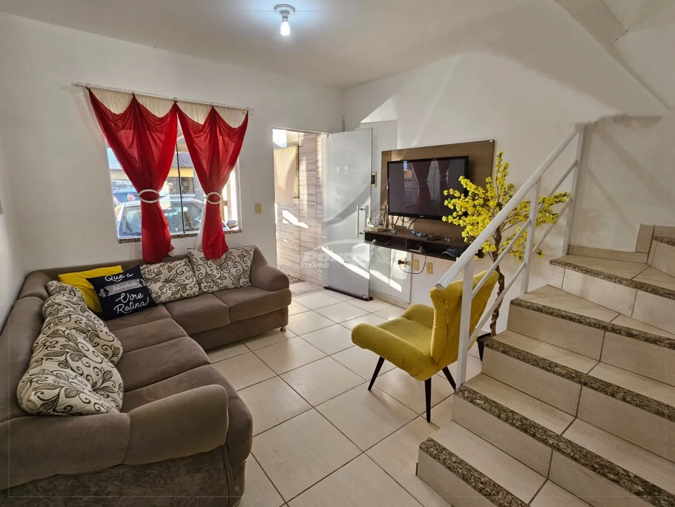 SOBRADO MOBILIADO A 500 METROS DO MAR EM BALNEÁRIO PIÇARRAS - ITACOLOMI! - foto 1