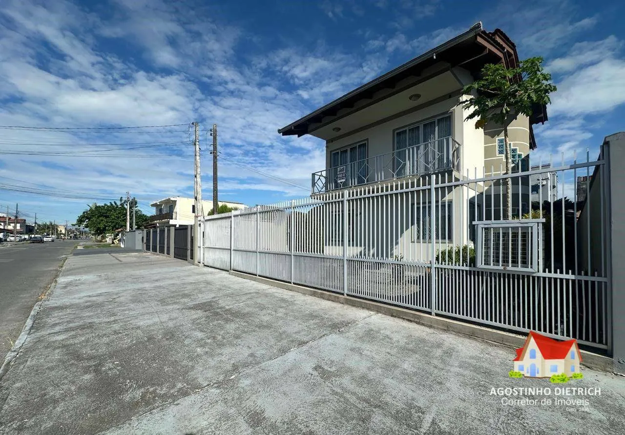 Sobrado Residencial + Edicula aos Fundos C/Area Total 217,99 m2 *Averbados* C/Terreno de 360,00 m2 No Bairro Aventureiro! — foto 2