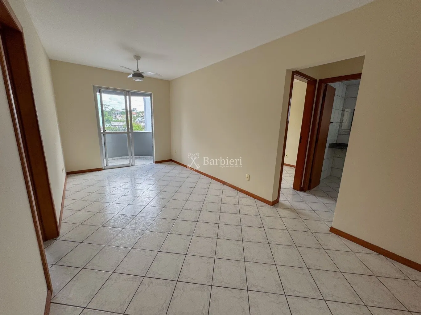 Apartamento Semi Mobiliado de 1 Dormitório com Sacada e Churrasqueira - Vila Nova, Blumenau — foto 3