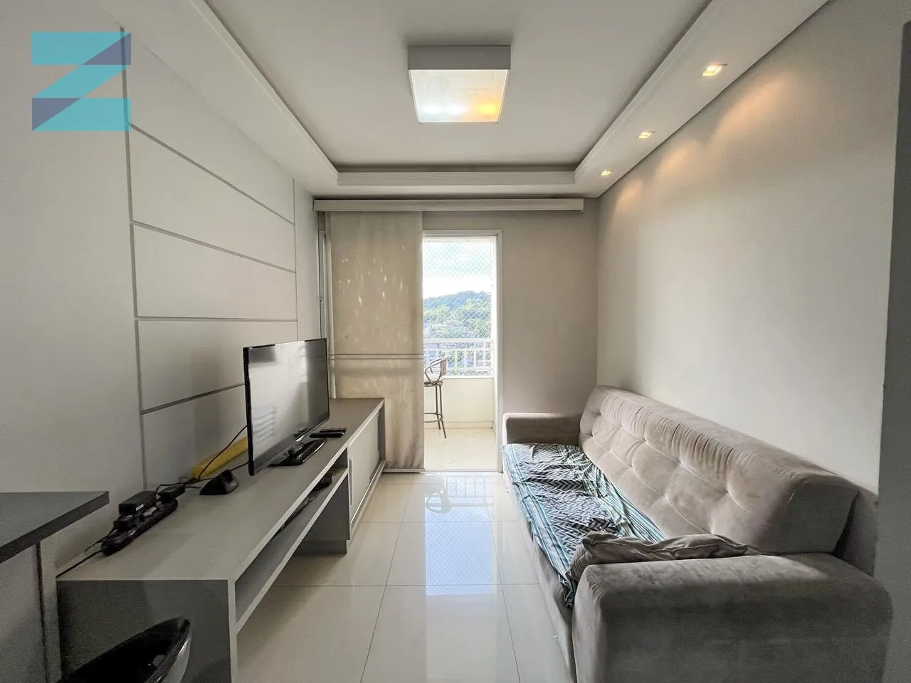 Apartamento mobiliado, sacada com churrasqueira e linda vista ! — foto 4