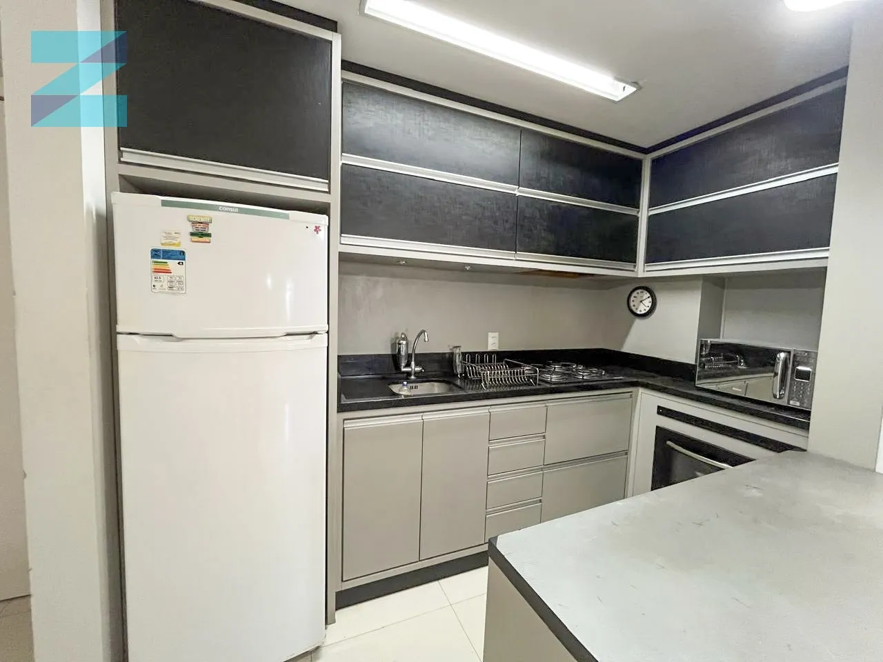 Apartamento mobiliado, sacada com churrasqueira e linda vista ! — foto 6