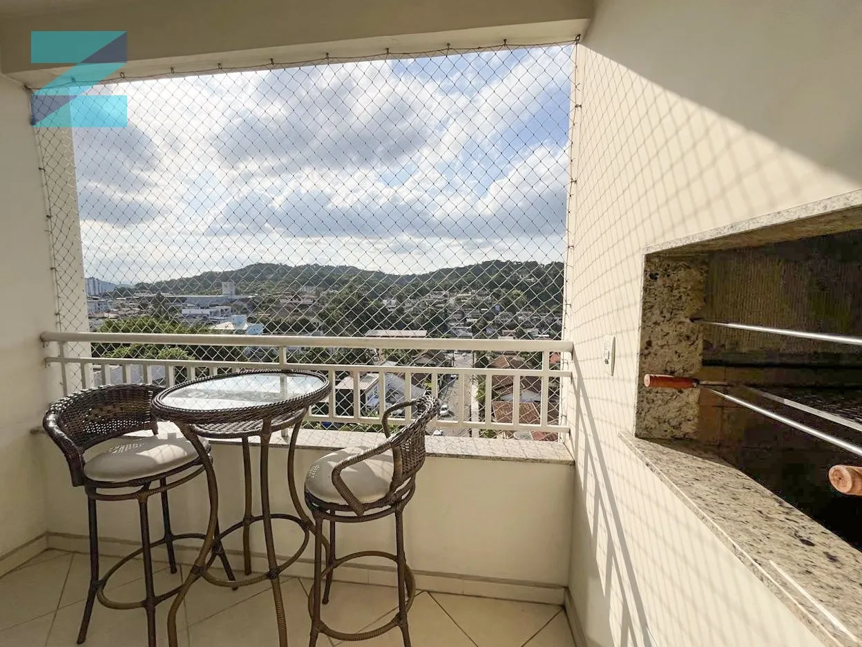 Apartamento mobiliado, sacada com churrasqueira e linda vista ! — foto 7