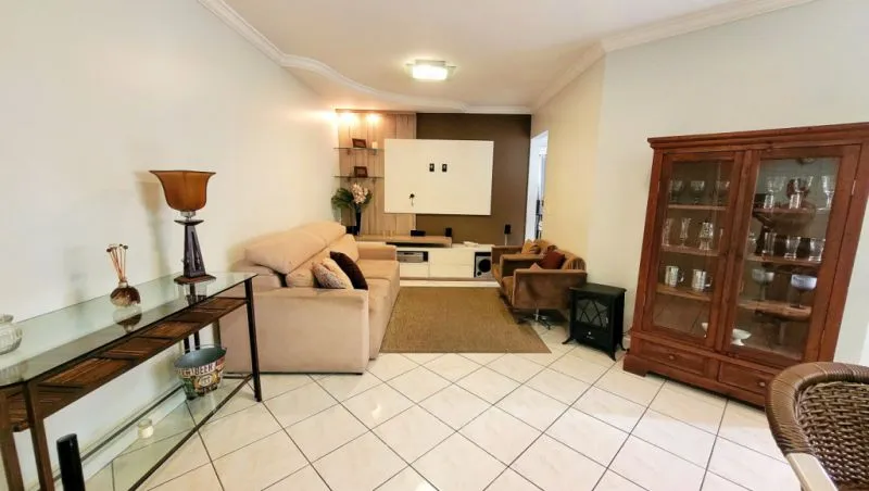 Apartamento mobiliado, com três dormitórios sendo uma suíte no Vila Nova em Blumenau! — foto 2