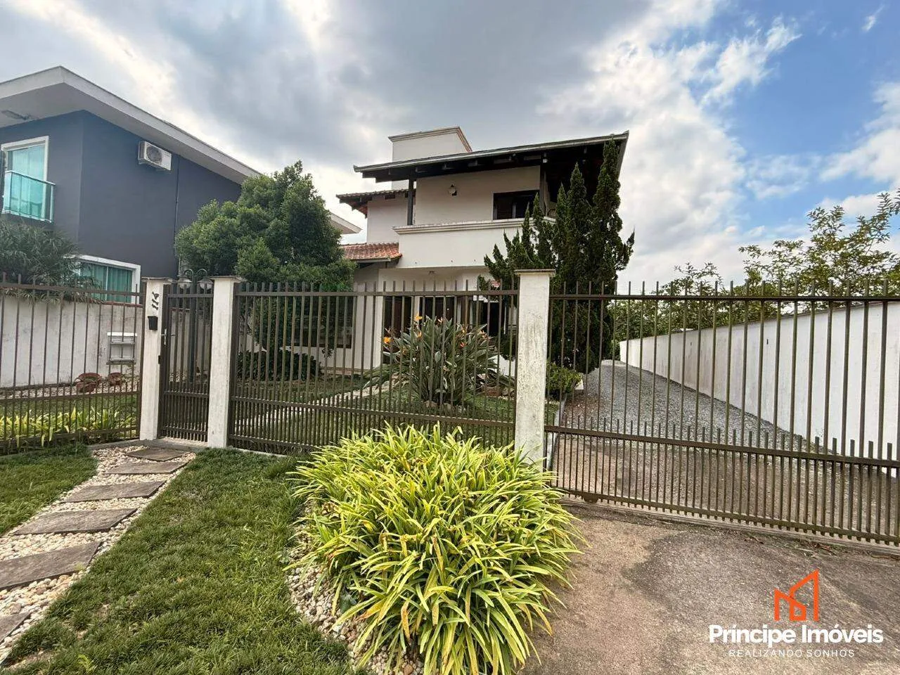 Casa com 4 quartos no Anita Garibaldi em Joinville — foto 2