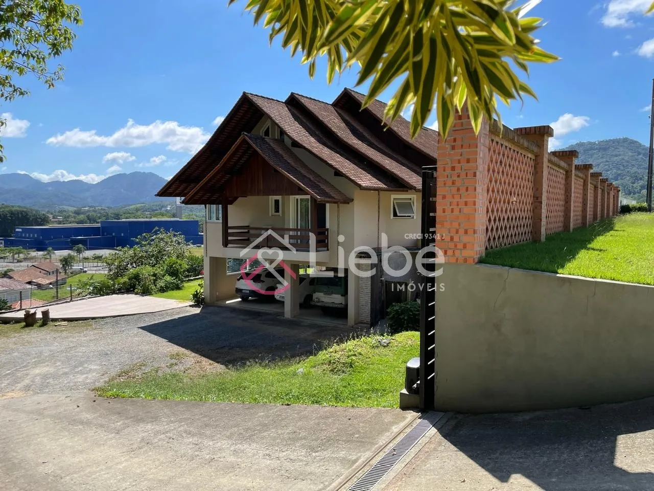 Casa Lindíssima em local privilegiado na cidade de Pomerode com 276,93m de área privativa. - foto 1