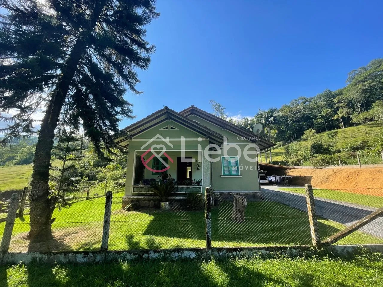 Lindo SÍTIO no Bairro Pomerode Fundos com uma casa de alvenaria de 120m na cidade de Pomerode com 28.157,28m de área. — foto 3