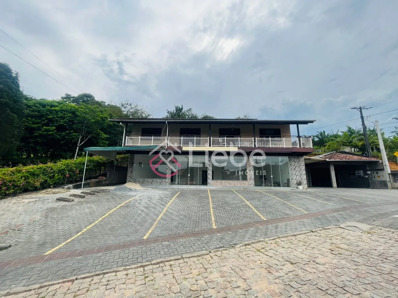 Imóvel COMERCIAL na Rota Enxaimel em Testo Alto na cidade de Pomerode com 487,58m de área construída, sendo dois apartamentos e uma ampla sala comercial. — foto 6