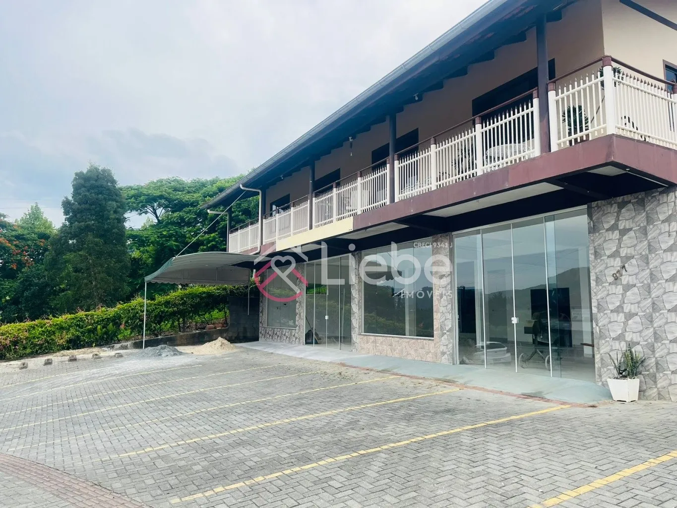 Imóvel COMERCIAL na Rota Enxaimel em Testo Alto na cidade de Pomerode com 487,58m de área construída, sendo dois apartamentos e uma ampla sala comercial. — foto 7