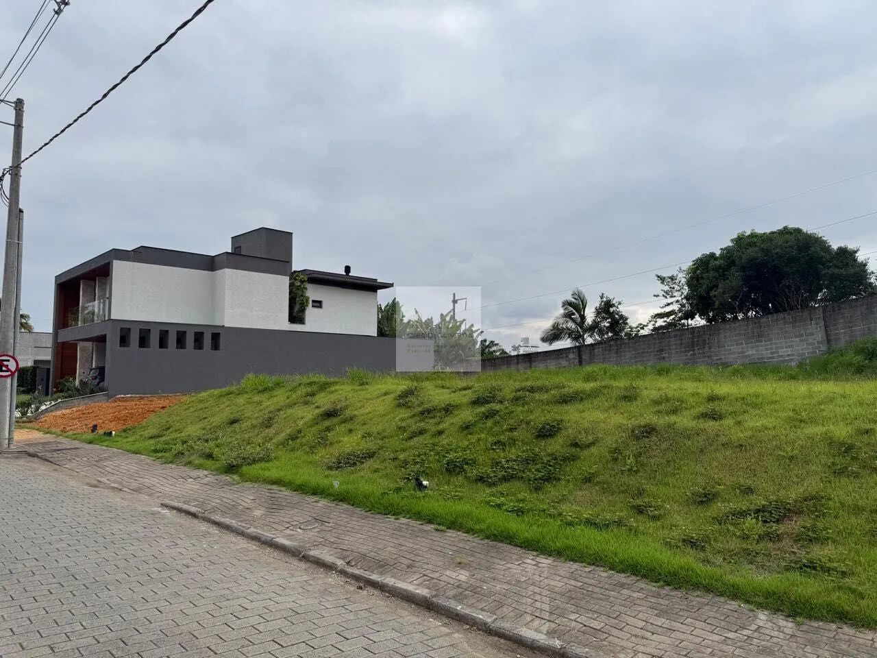Terrenos com 296,72m em condomínio fechado a poucos minutos da Vila Germânica! — foto 5