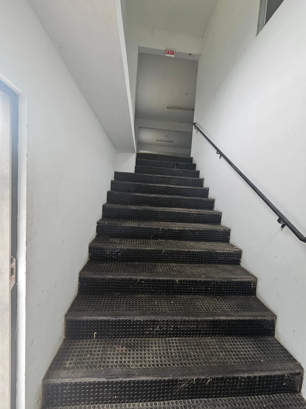 Alugo espaço em galpão de 375m² com elevador na Rua agua branca Oportunidade — foto 4