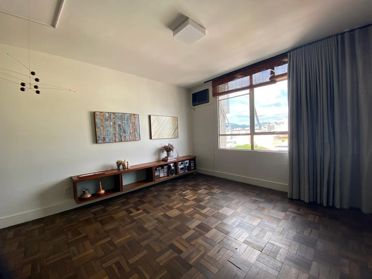 SALA COMERCIAL NO EDIFÍCIO CATARINENSE - ENDEREÇO CLÁSSICO NO CENTRO DE BLUMENAU - foto 1