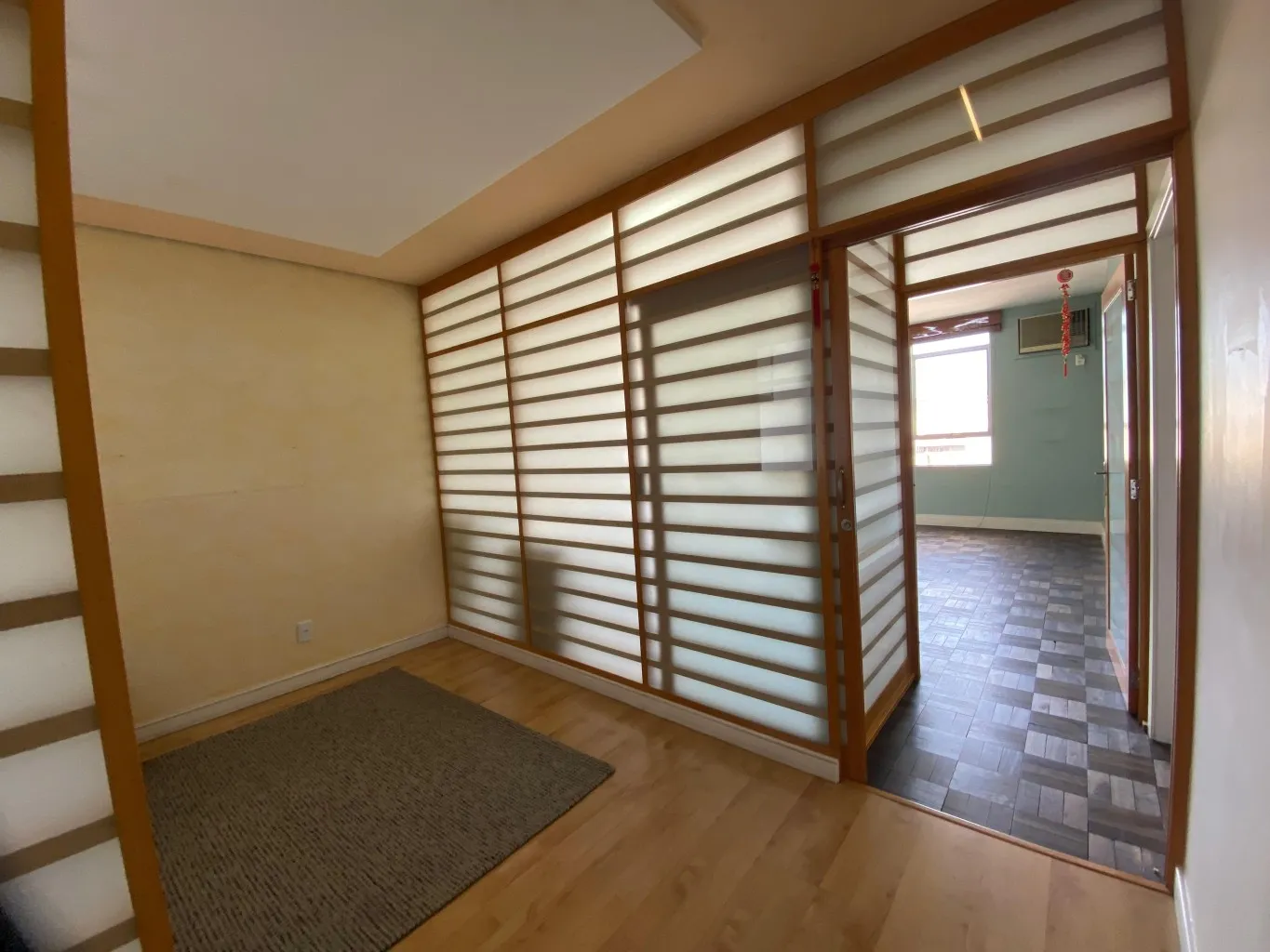 SALA COMERCIAL NO EDIFÍCIO CATARINENSE - ENDEREÇO CLÁSSICO NO CENTRO DE BLUMENAU — foto 2