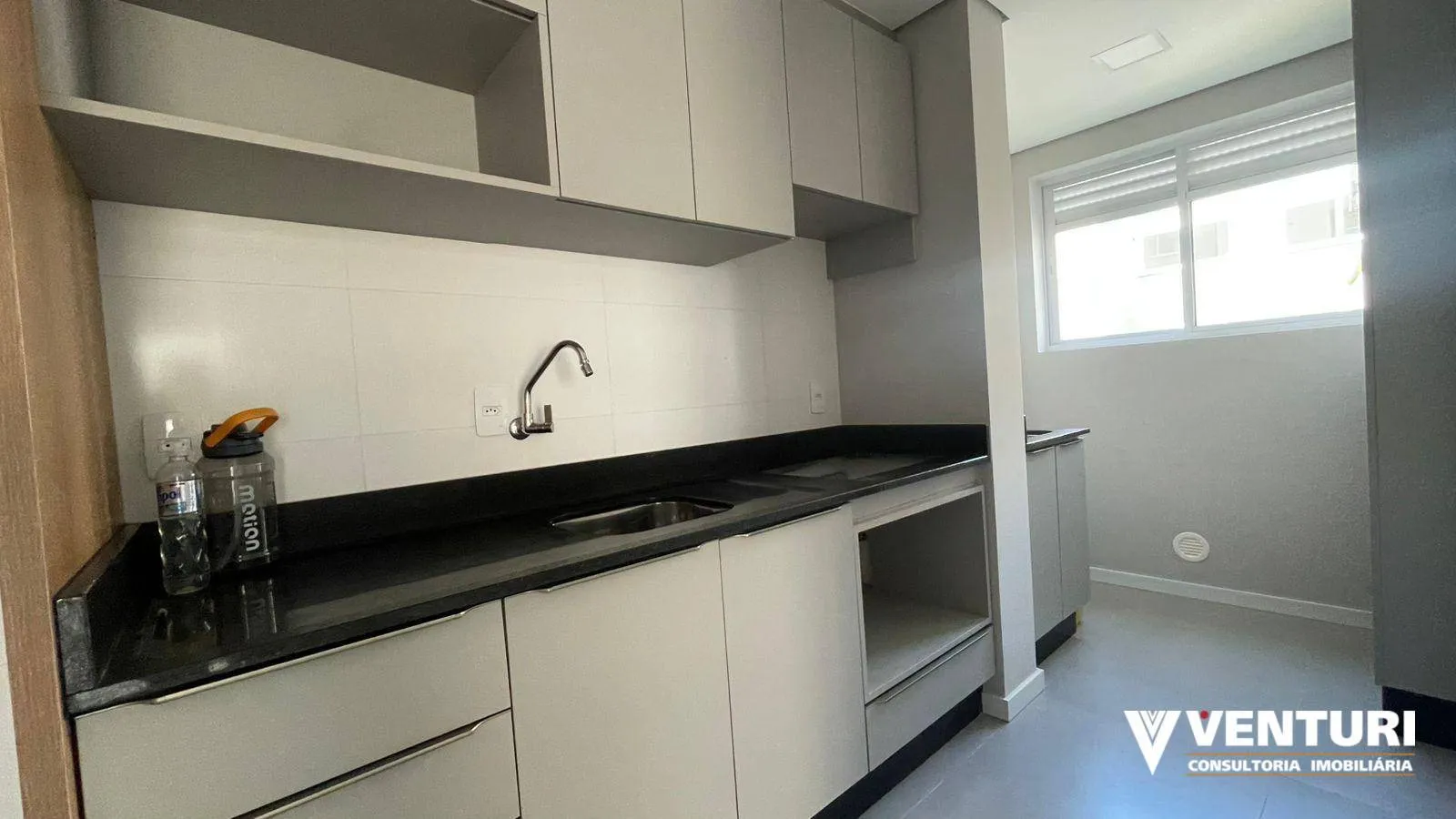 Apartamento com 2 dormitórios para alugar, 55 m por R$ 2.430,00/mês - Fortaleza Alta - Blumenau/SC - foto 1