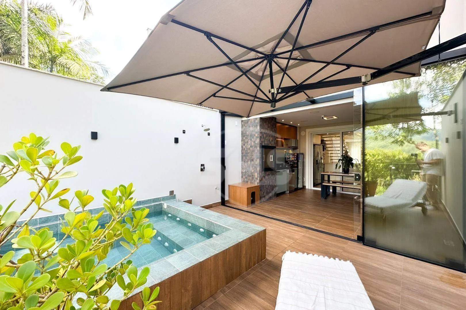 Casa mobiliada com piscina e alto padrão no Centro de Blumenau - foto 1