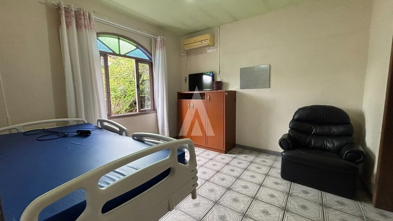 Casa com 4 quartos à venda no bairro Zona Industrial Norte em Joinville - SC por R$ 1.350.000,00. — foto 7