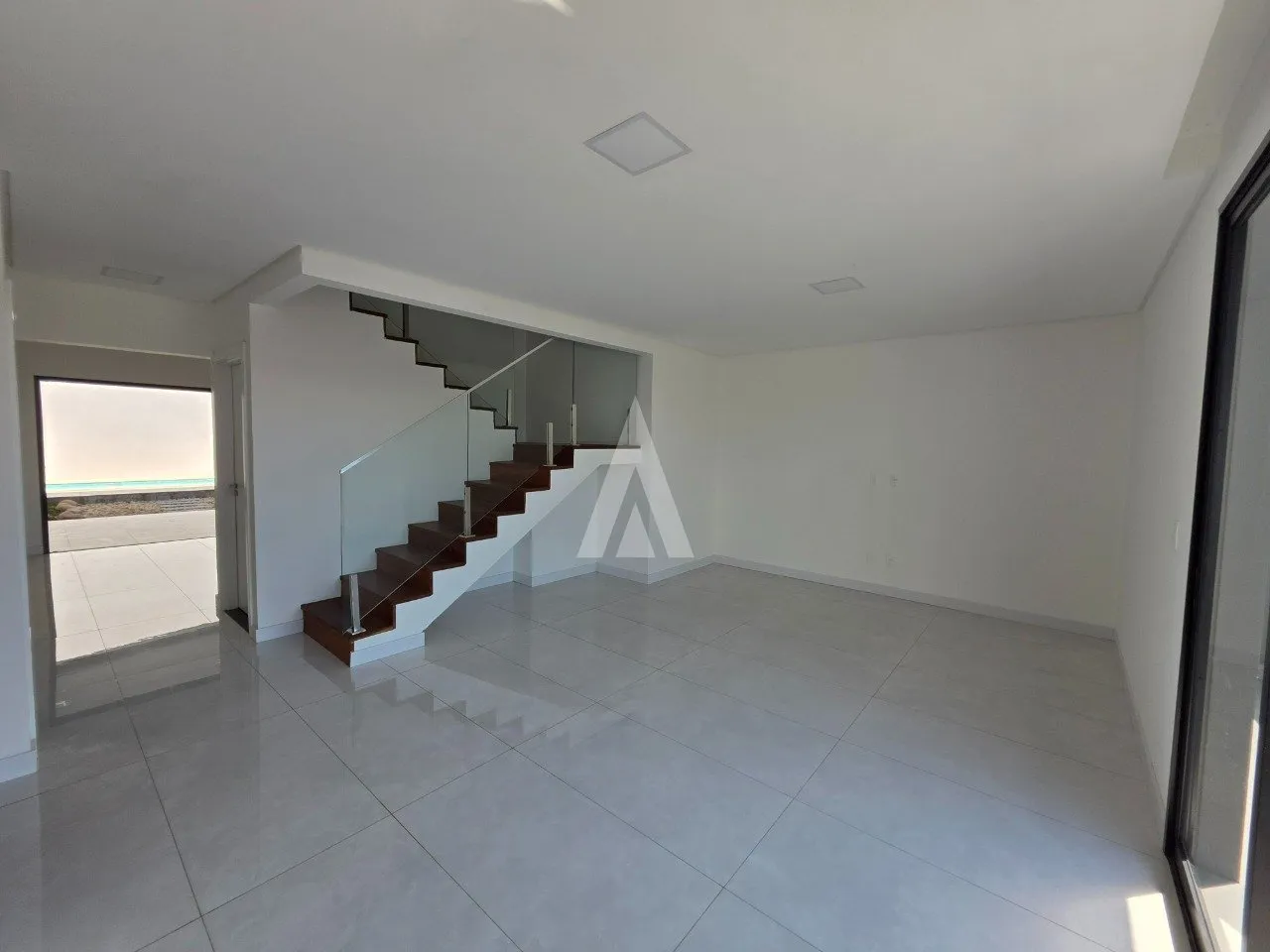 Casa com 3 suítes à venda no bairro Costa e Silva em Joinville-SC por R$1.390.000,00. — foto 4