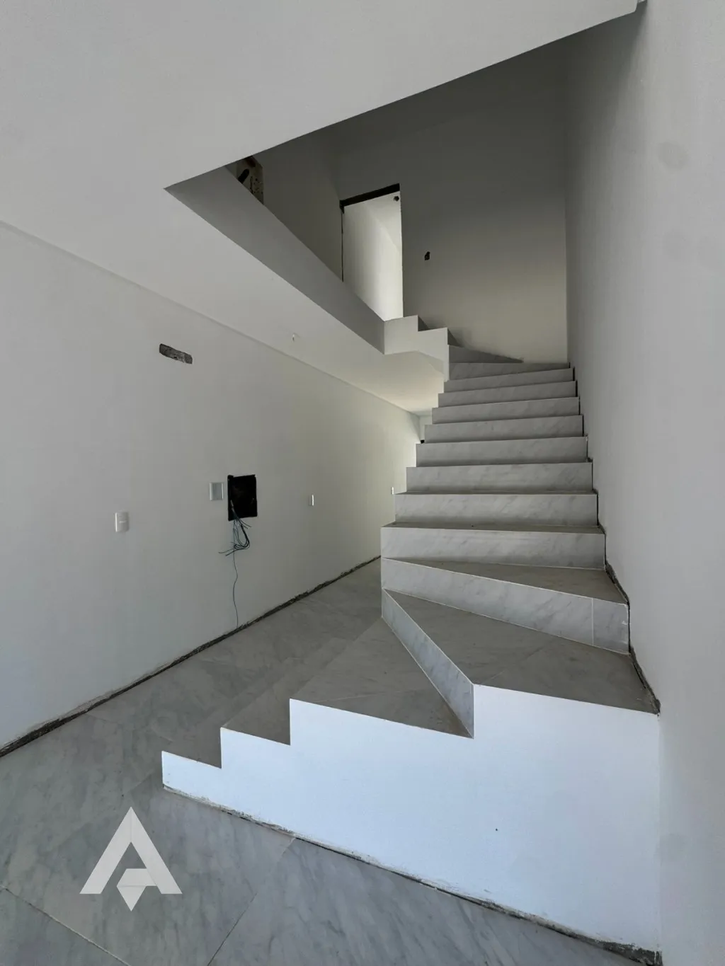 Sobrado com 2 suìtes à venda por R$ 448.000,00 - Bairro Badenfurt - Blumenau/SC — foto 4