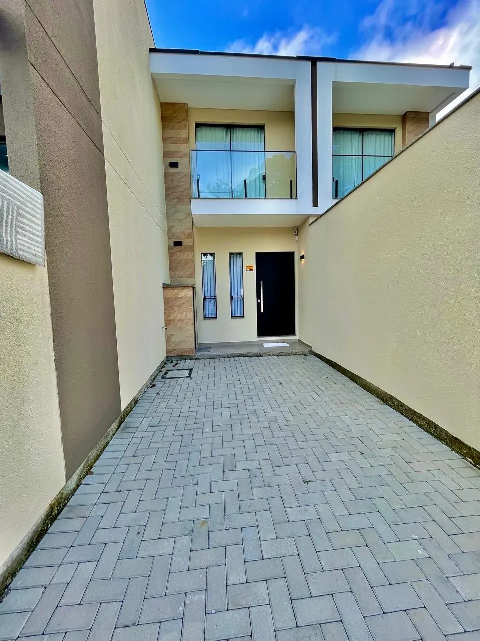 Sobrado de Alto Padrão no Água Verde - Totalmente Equipado e com Vista para Área Verde - foto 1