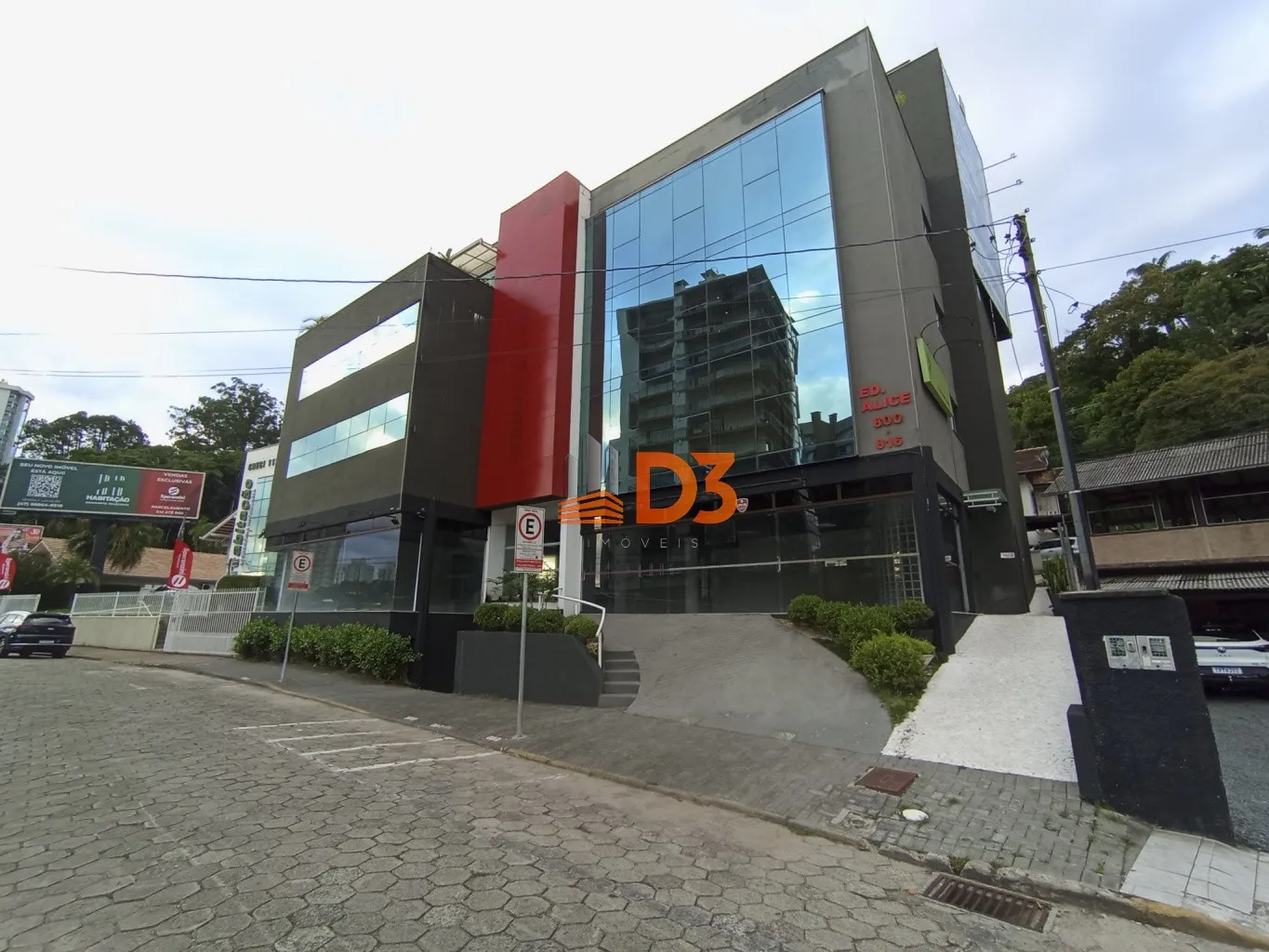 Sala comercial em avenida privilegiada na Victor Konder - foto 1