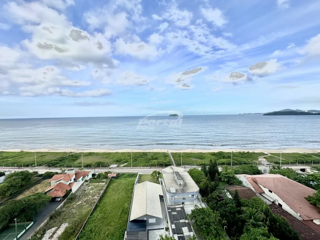 Apartamento frente mar na modalidade porteira fechada no centro de Balneário Piçarras. — foto 4