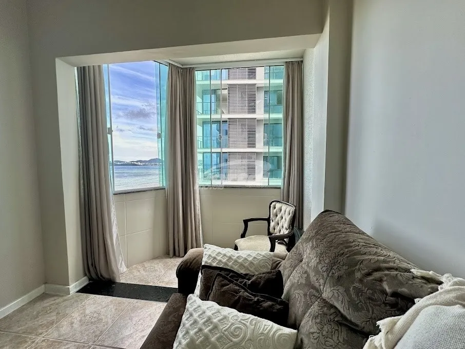 Apartamento frente mar na modalidade porteira fechada no centro de Balneário Piçarras. — foto 5