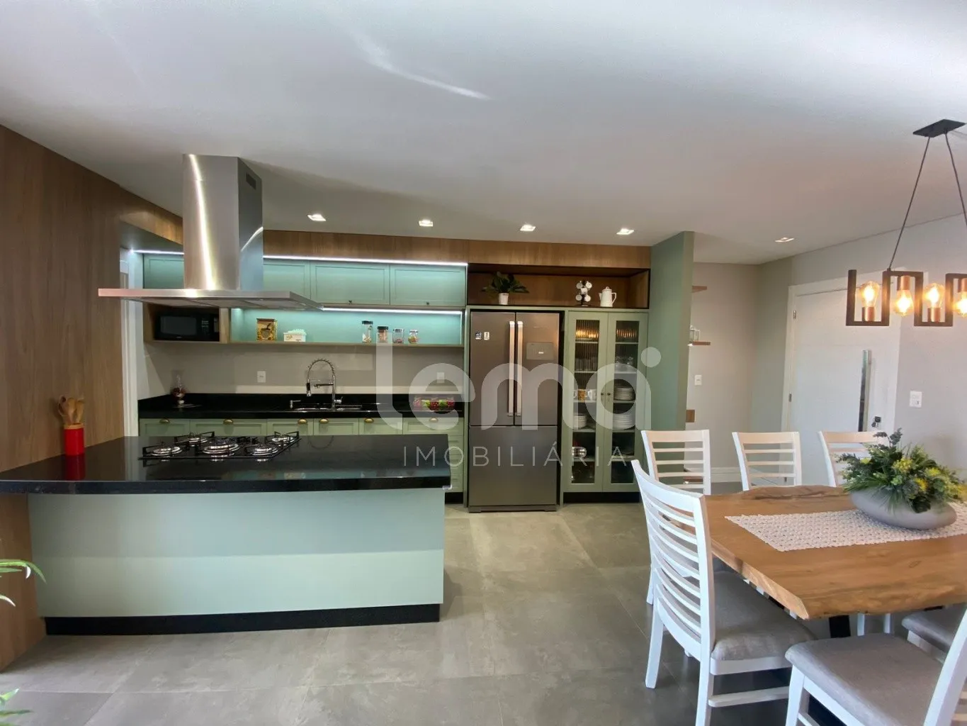 Apartamento mobiliado e equipado com 3 suítes, próximo ao mar em Meia Praia -Itapema. — foto 6