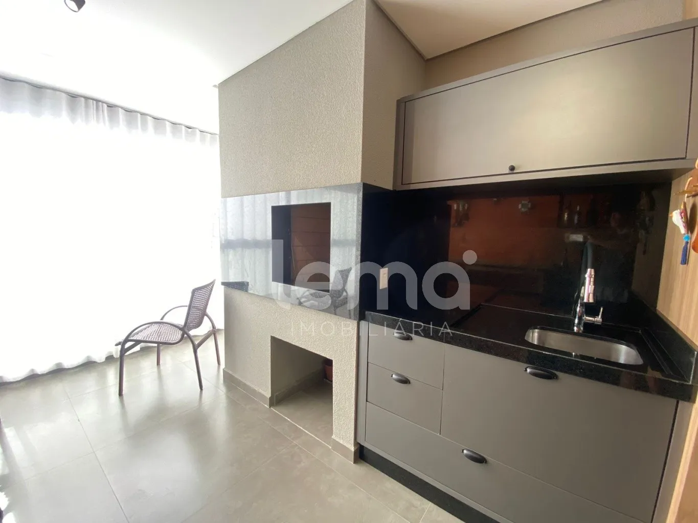 Apartamento mobiliado e equipado com 3 suítes, próximo ao mar em Meia Praia -Itapema. — foto 7